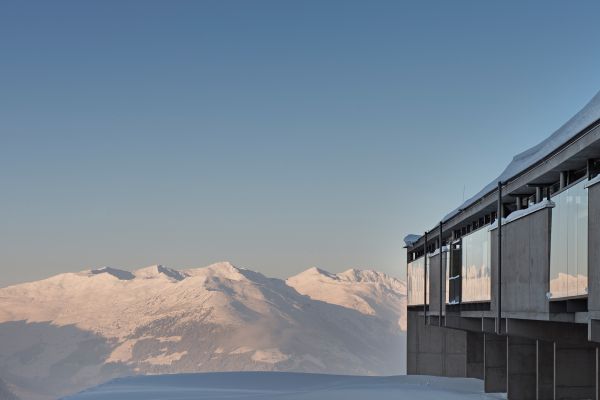 MayrhofnerBergbahnen_Freiraum_Aussenansicht.jpg